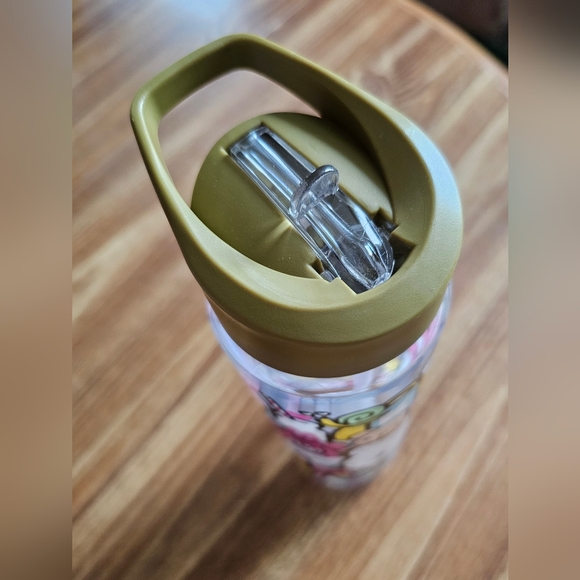 Hello Kitty Sanrio, NWT water bottles - Picture 4 of 5